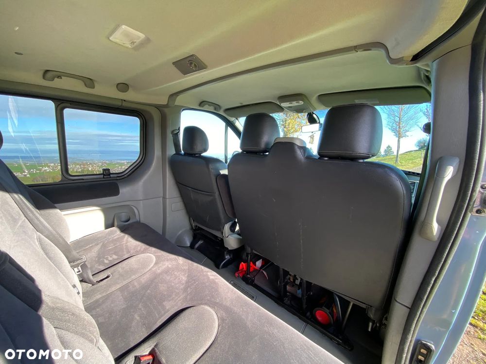 Renault Trafic Grand Passenger Black Edition - 9
