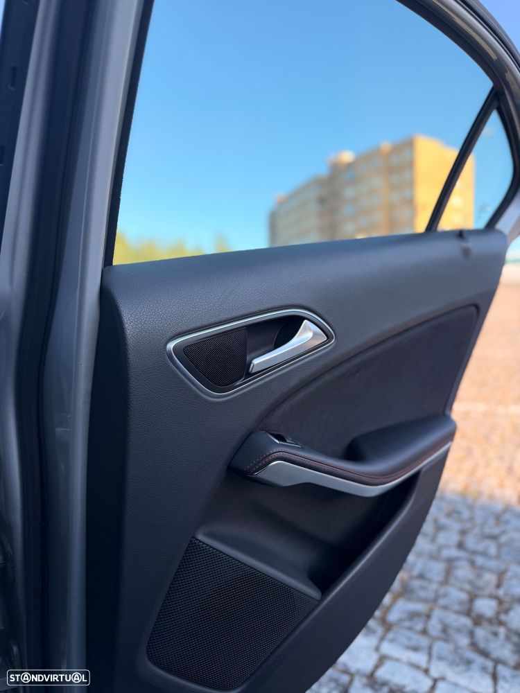 Mercedes-Benz A 180 CDI AMG Line - 11