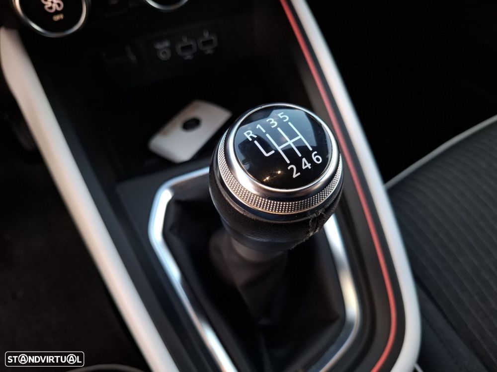 Renault Clio 1.0 TCe Techno - 18