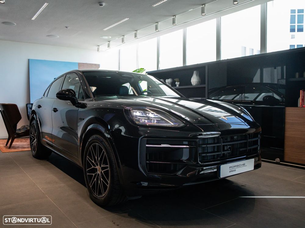 Porsche Cayenne Coupé E-Hybrid Black Edition - 2