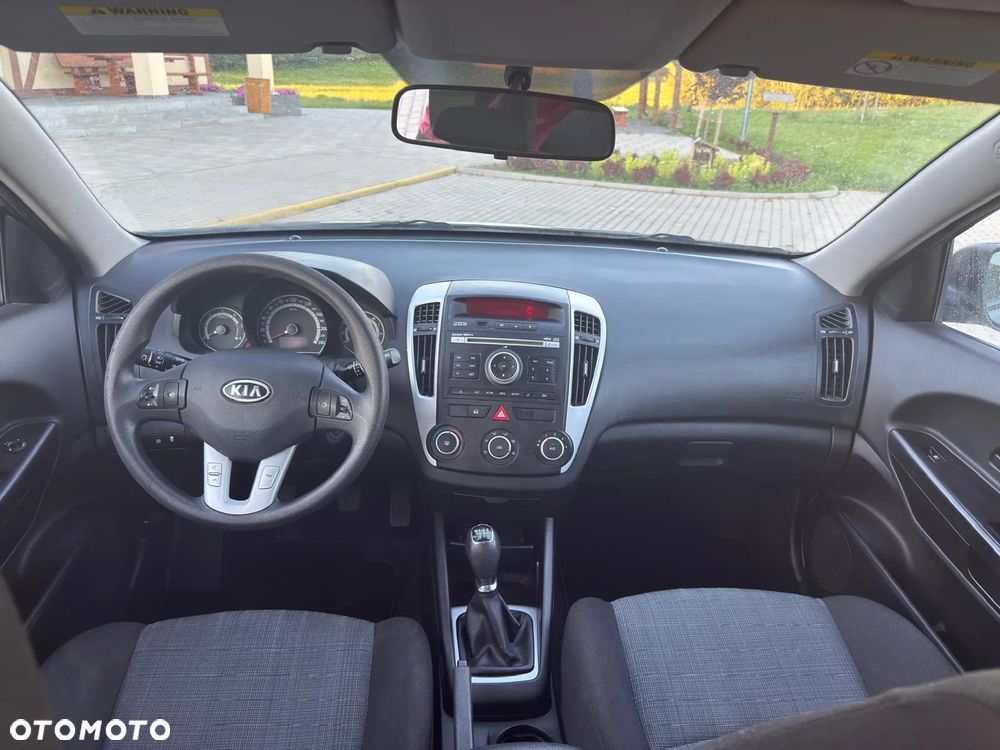 Kia Ceed 1.6 CRDi 90 ISG Vision - 9