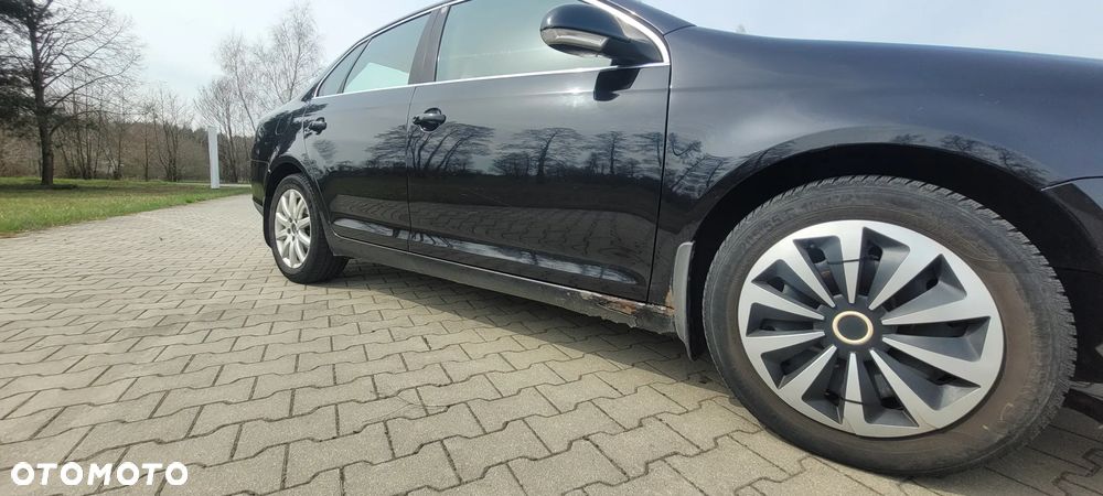 Volkswagen Jetta 2.0 TDI DSG Comfortline - 16