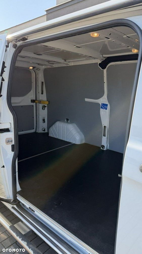 Ford Transit - 12