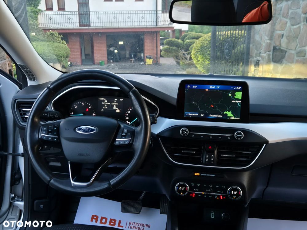 Ford Focus 1.5 EcoBlue Start-Stopp-System TITANIUM DESIGN - 25
