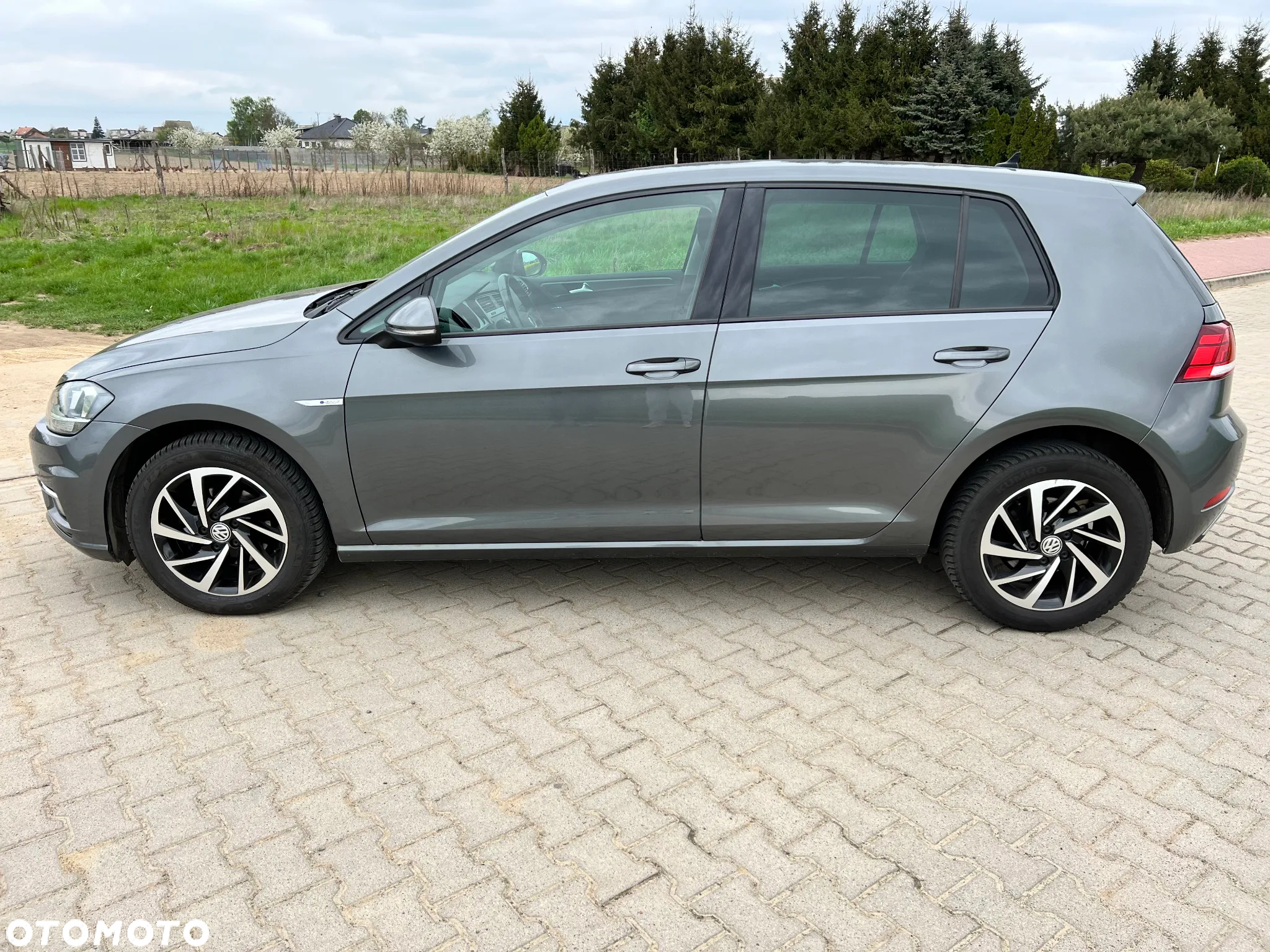 Volkswagen Golf 1.0 TSI BlueMotion Comfortline - 11