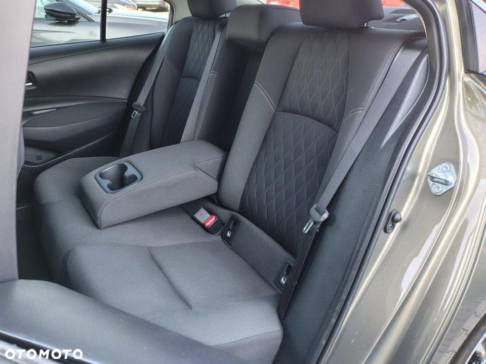 Toyota Corolla - 4