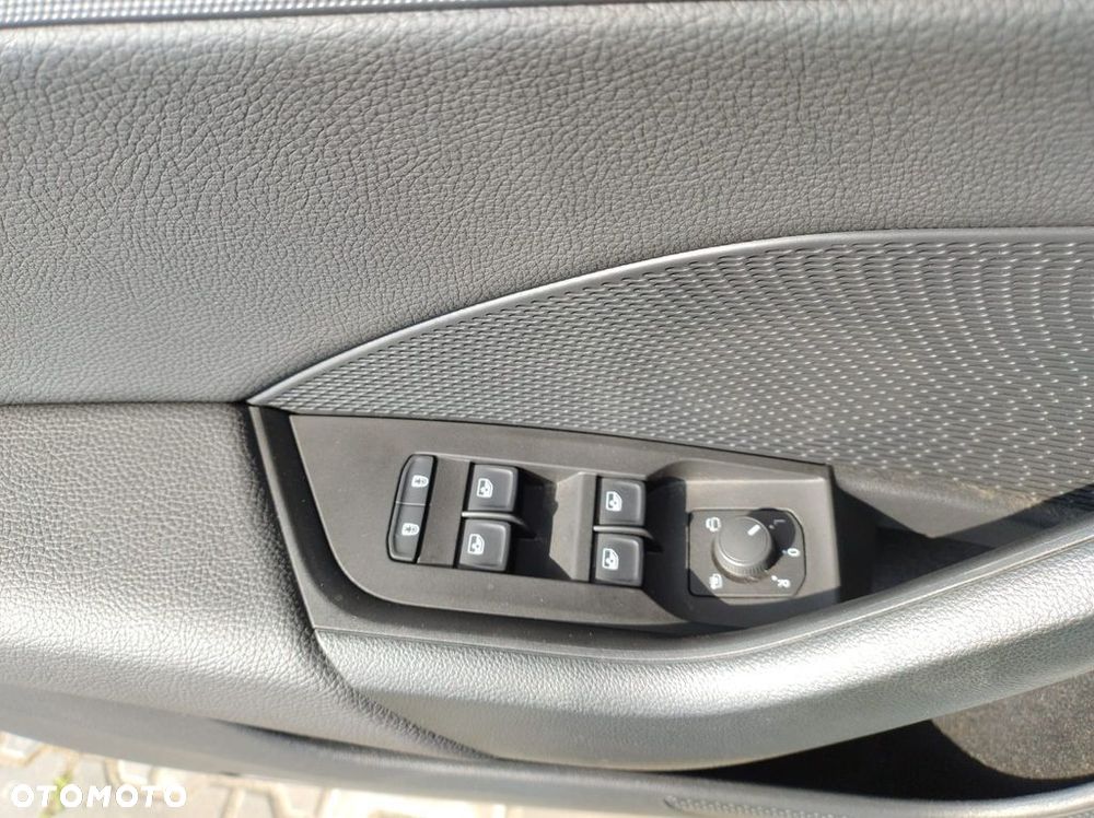 Skoda Octavia 1.5 TSI mHEV Selection DSG - 30