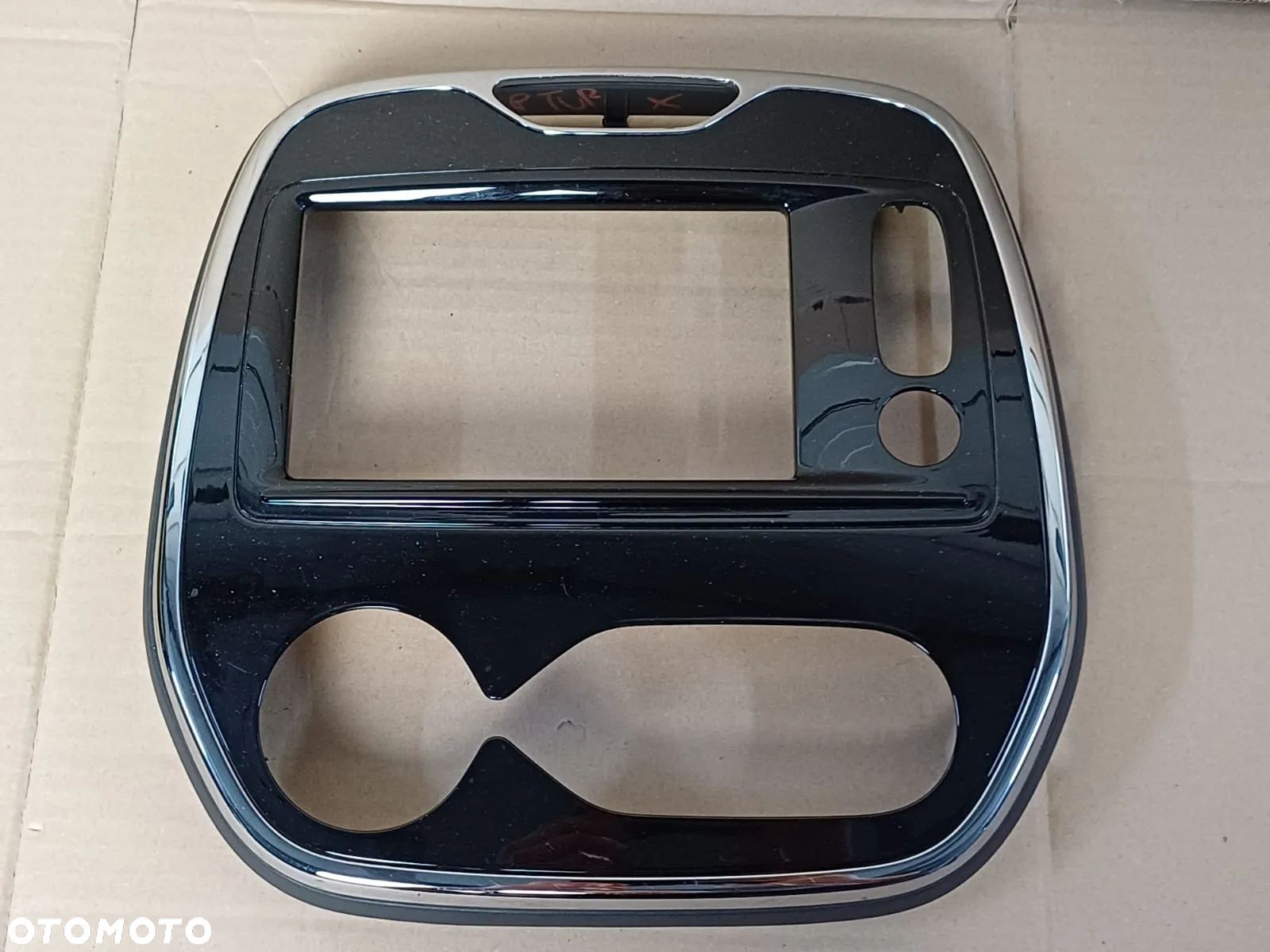 RENAULT CAPTUR Ramka środkowa 00161657 - 1