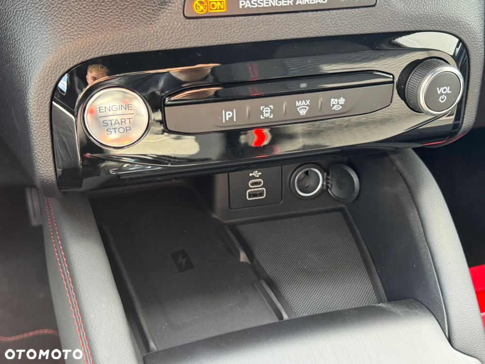 Ford Kuga 2.5 FHEV FWD ST-Line eCVT - 25