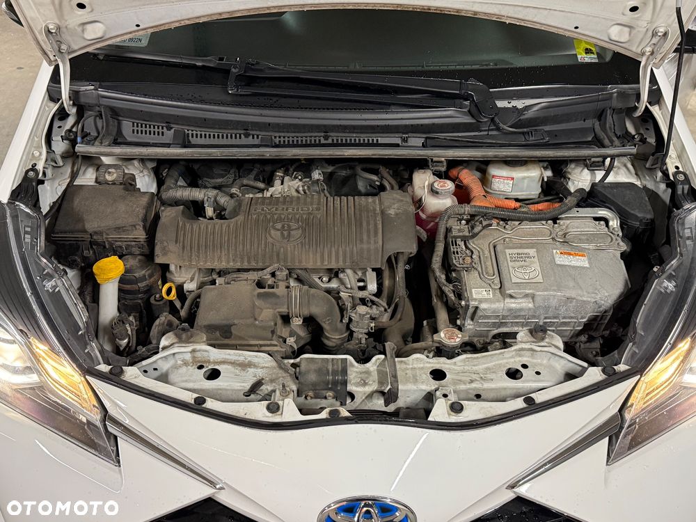 Toyota Yaris Hybrid 100 Dynamic - 14