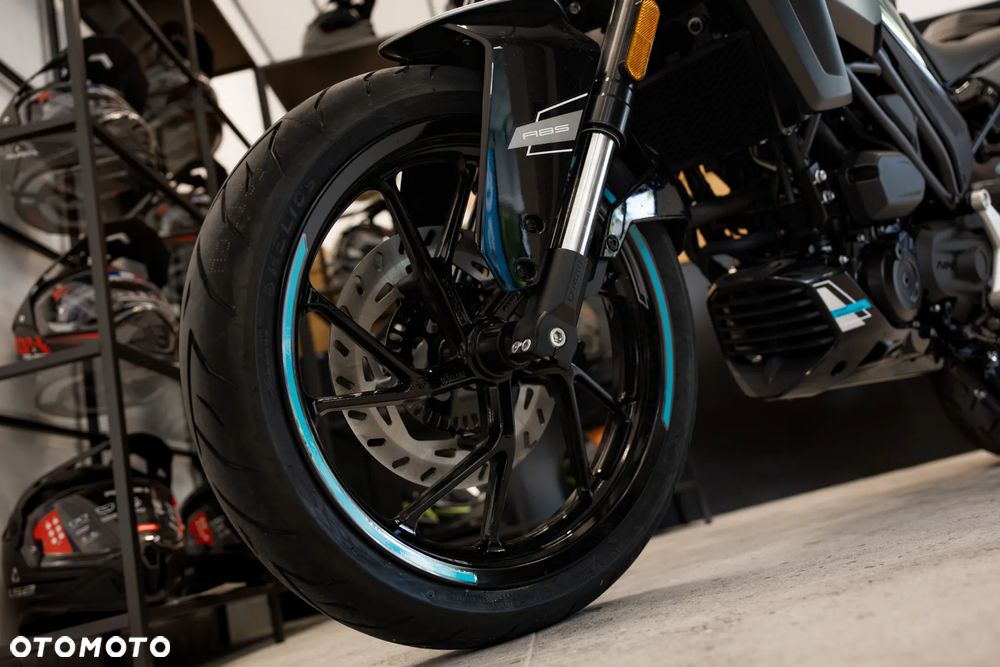 CFMoto NK - 8