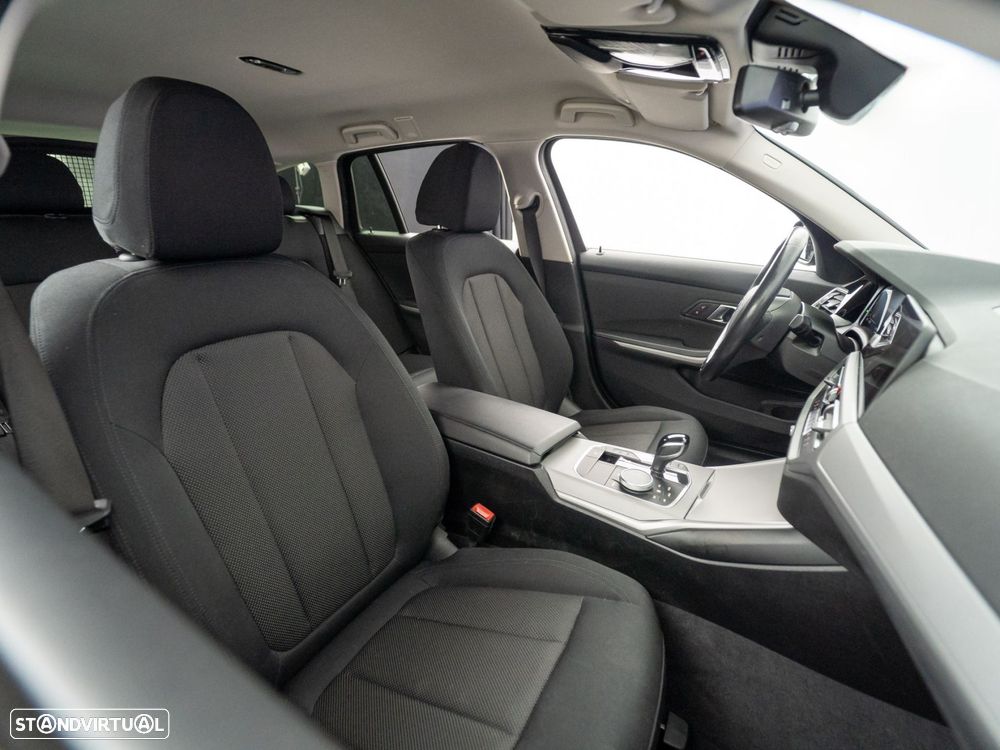 BMW 320 d Auto - 40