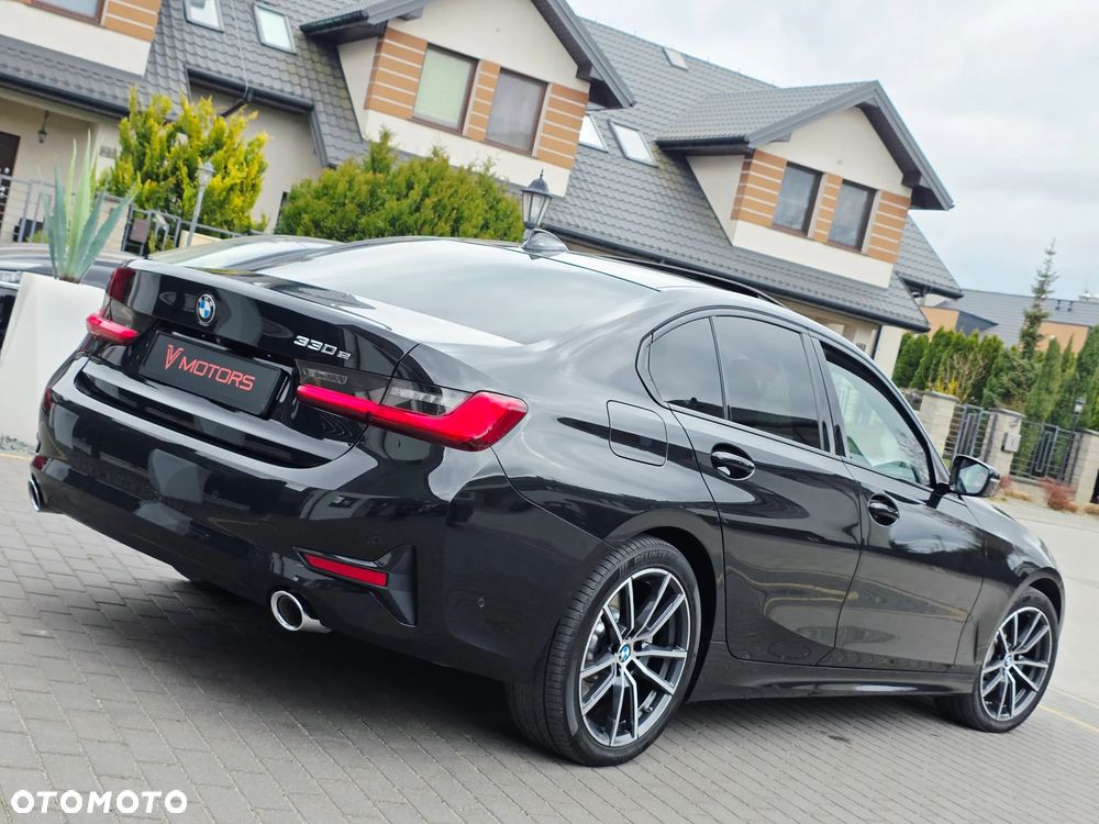 BMW Seria 3 330e Sport Line - 36