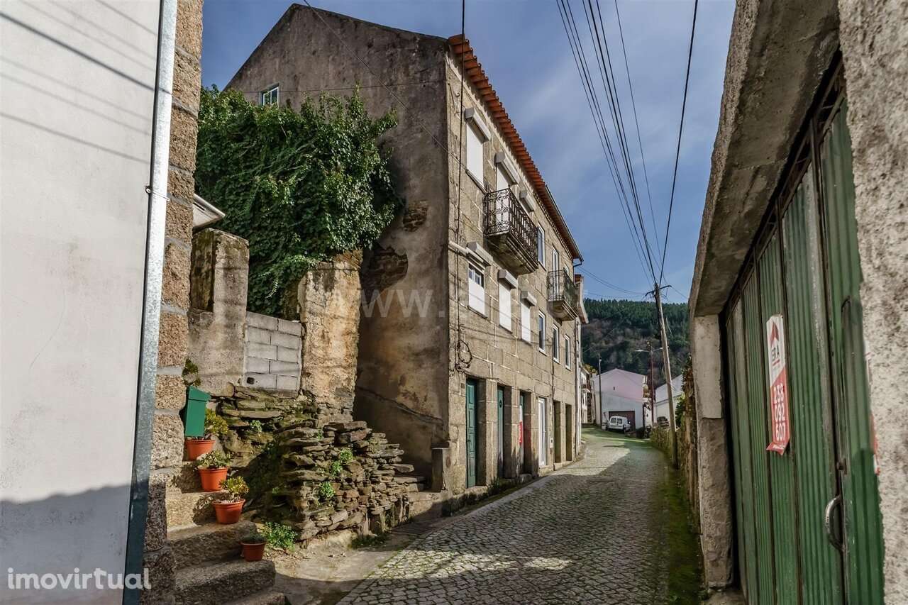 Moradia T3 / Seia, Vila Cova à Coelheira - Grande imagem: 2/19