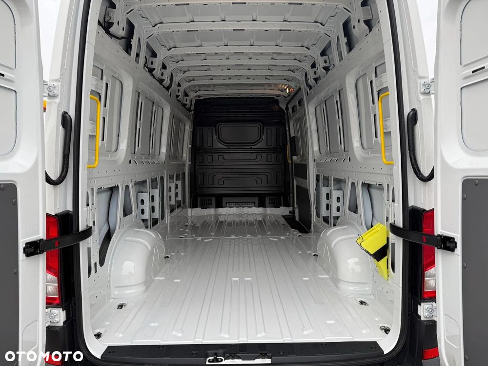 Volkswagen Crafter - 12