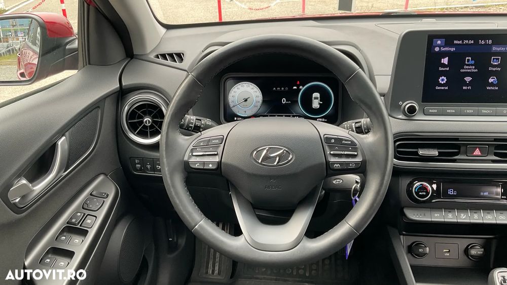 Hyundai KONA - 13