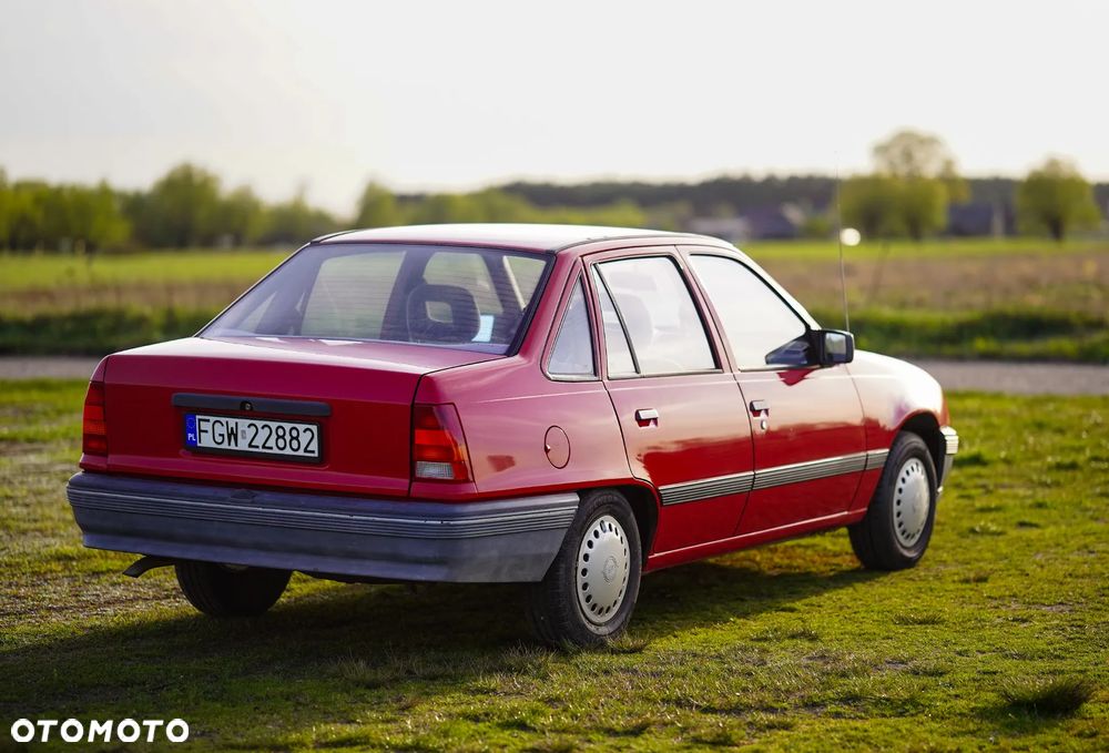 Opel Kadett 1.3 - 13