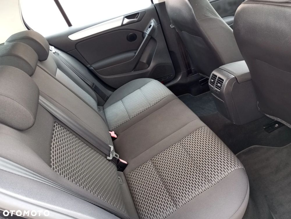 Volkswagen Golf - 8