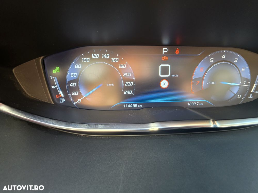 Peugeot 5008 1.6 Puretech Turbo s&s EAT8 Allure - 16