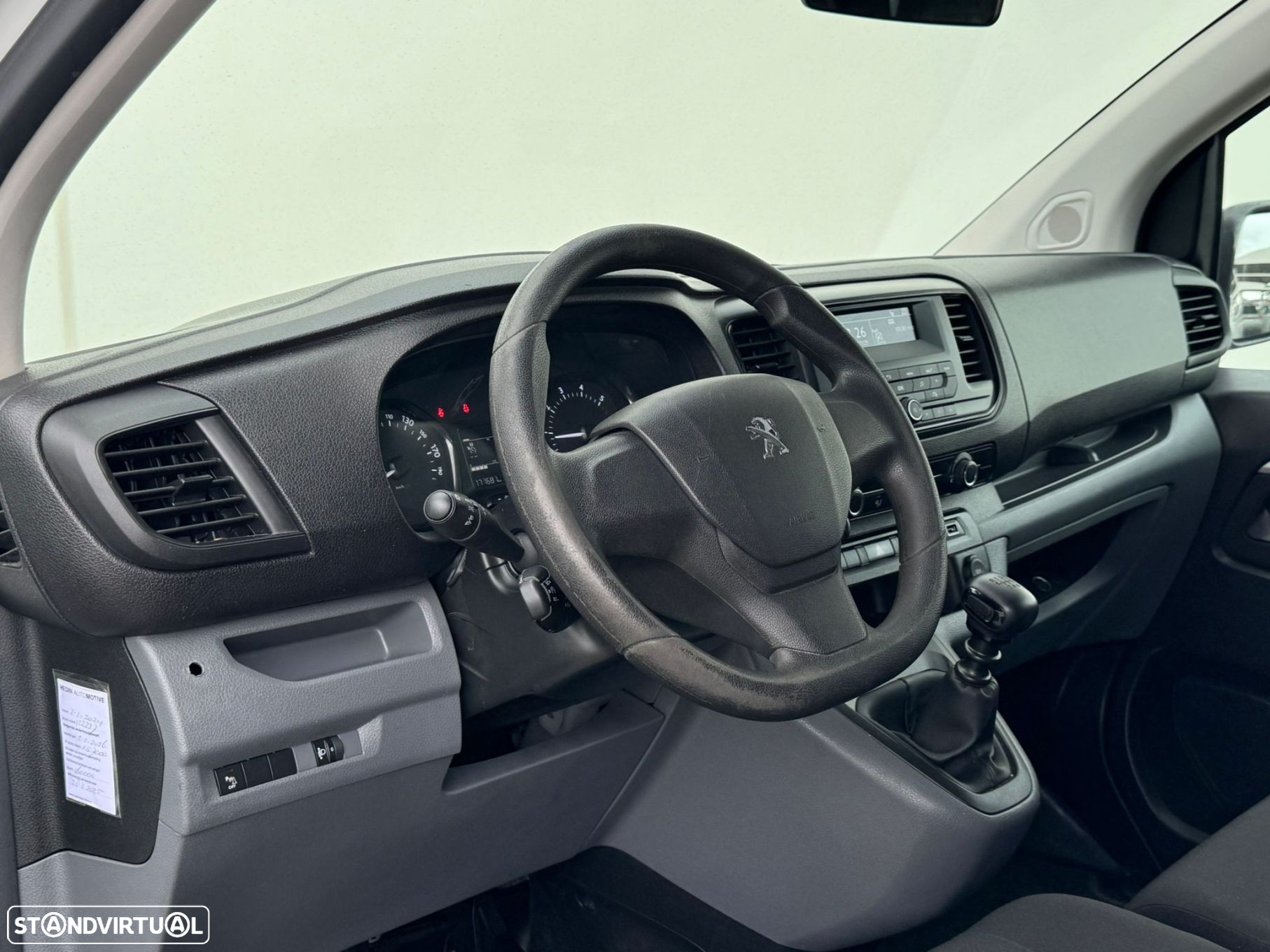 Peugeot Expert 2.0 BlueHDi L2H1 Semi-Vidrado - 32