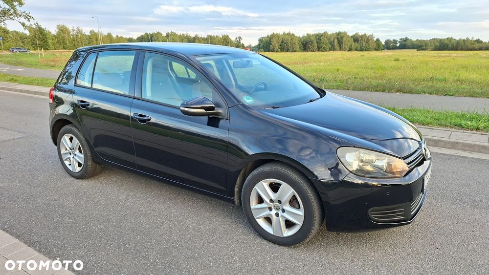 Volkswagen Golf - 1