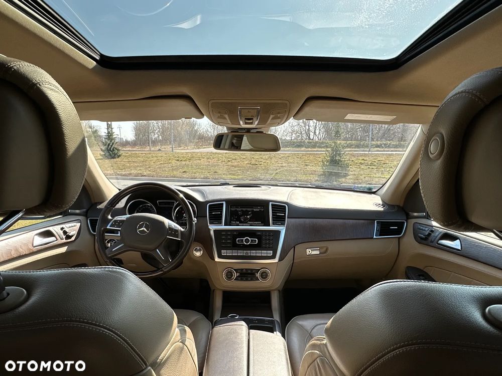 Mercedes-Benz GL - 26