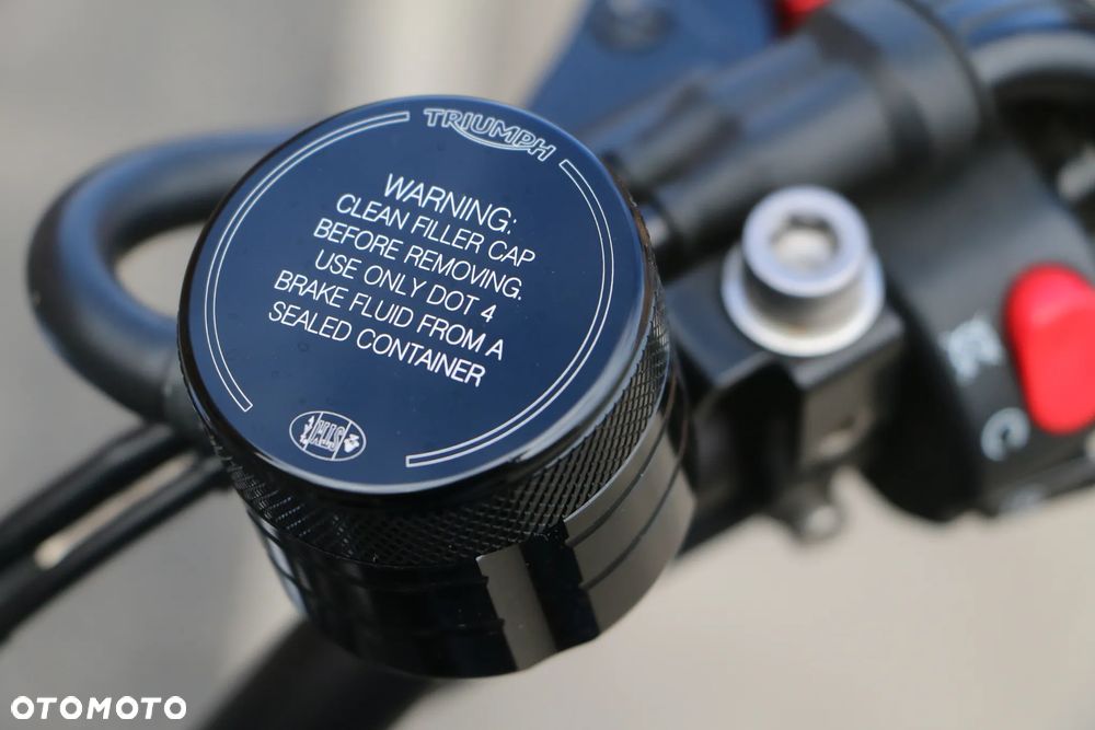Triumph Bonneville - 17