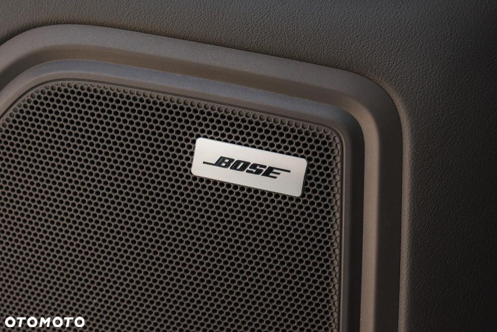 Porsche Macan Turbo - 31