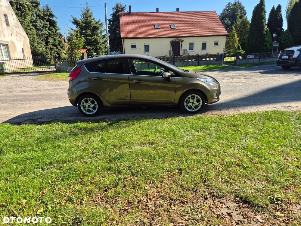 Ford Fiesta - 23