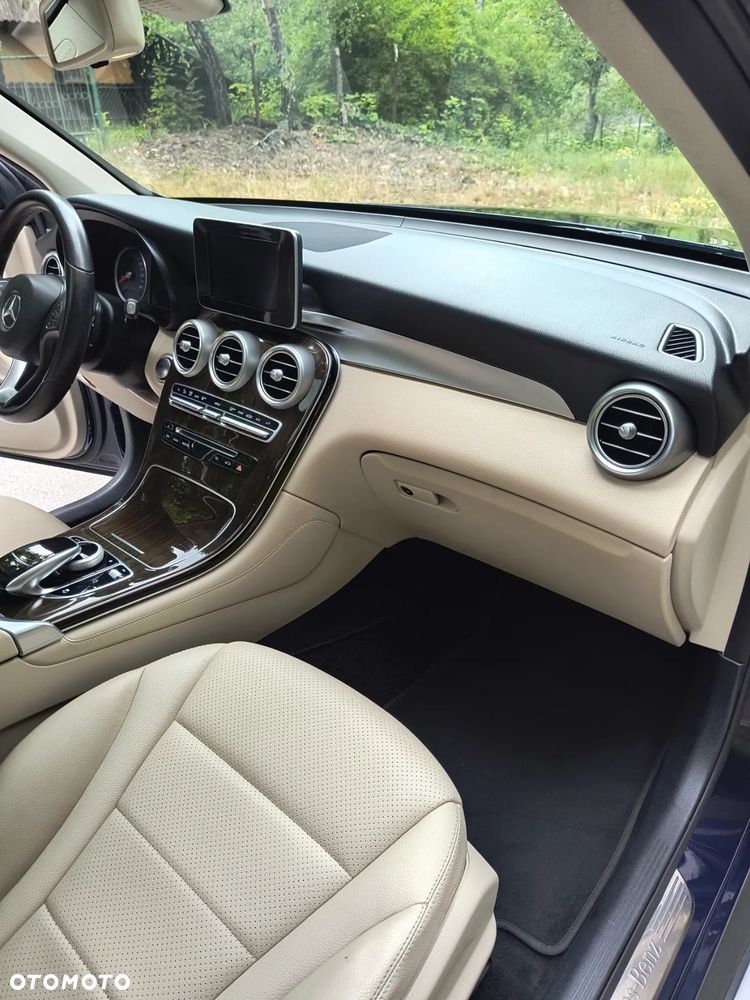 Mercedes-Benz GLC - 16