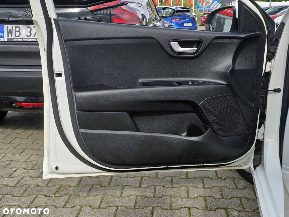 Kia Rio 1.4 crdi M - 12