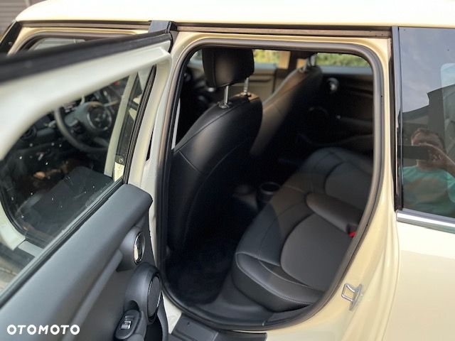 MINI Cooper Essential Trim - 6