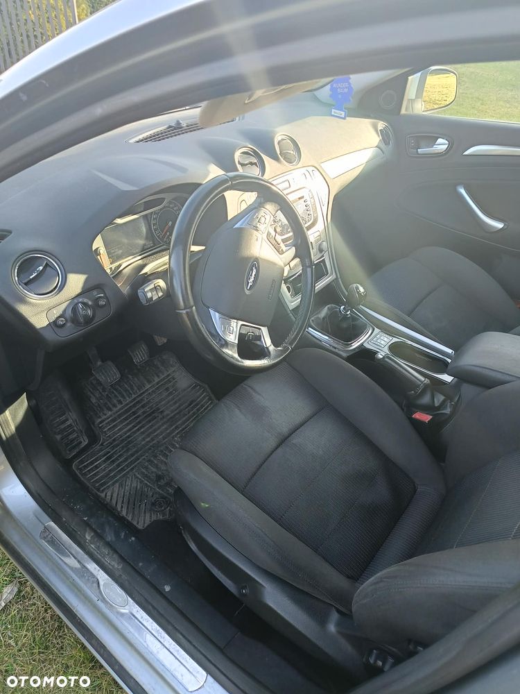 Ford Mondeo - 10