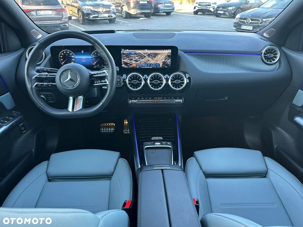 Mercedes-Benz GLA - 10