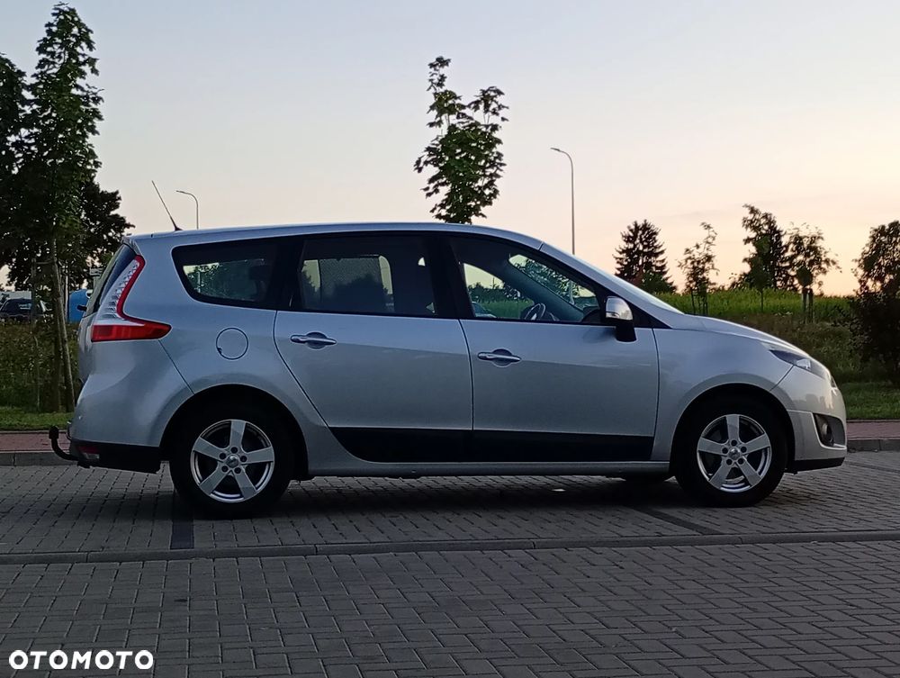Renault Grand Scenic - 8