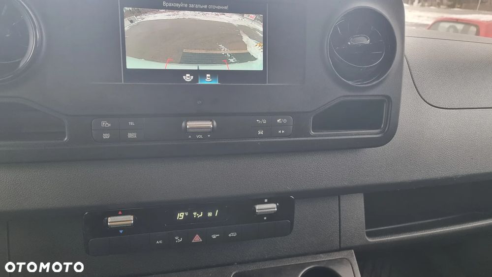 Mercedes-Benz Sprinter - 12