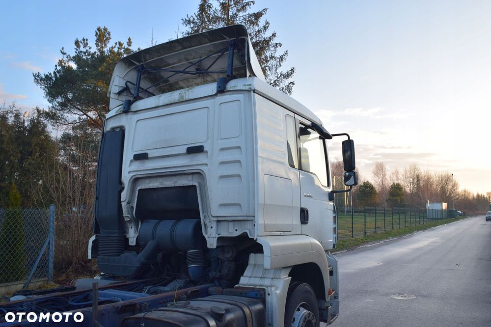 KABINA SYPIALNA WĄSKA MAN TGA TGS SZKIELET + DRZWI - 3