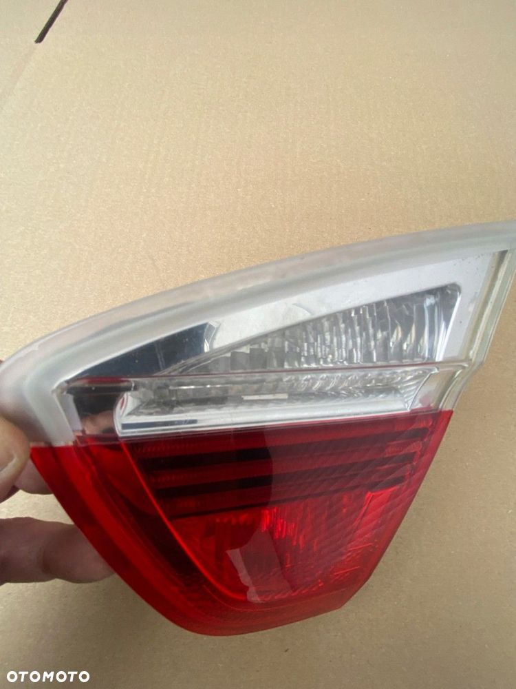 BMW 3 E90 LAMPA TYŁ TYLNA PRAWA W KLAPĘ 6937460 ORYGINAŁ - 3