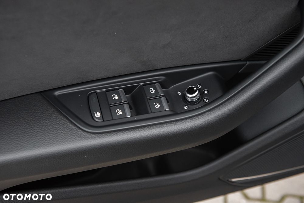 Audi A4 Avant 2.0 TDI ultra S tronic design - 18