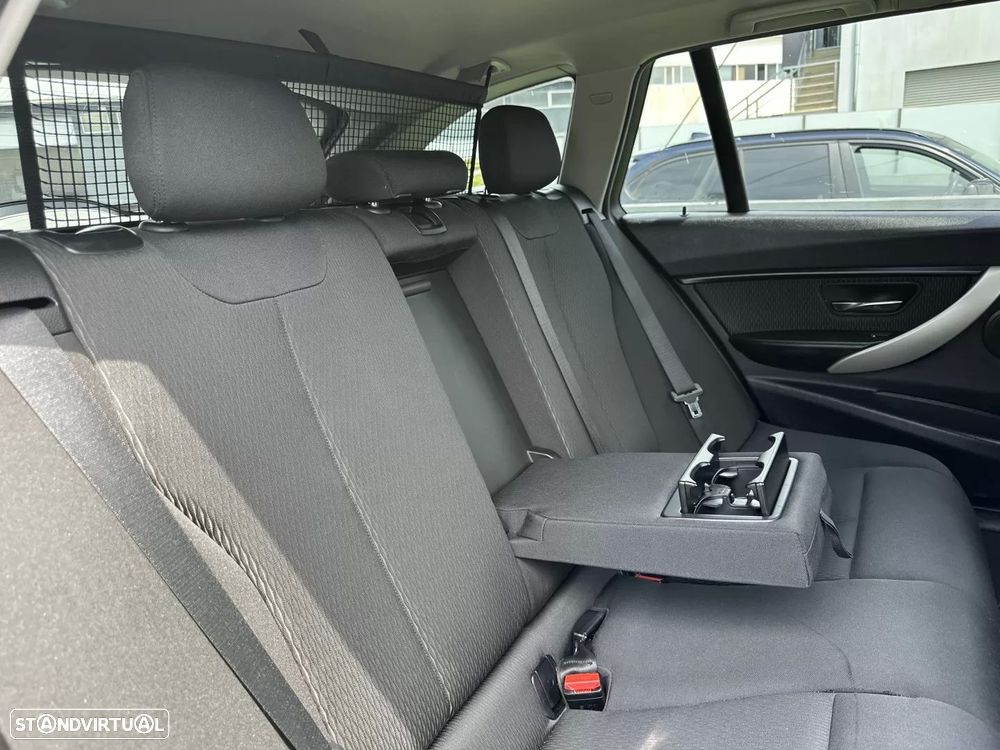 BMW 318 d Aut. Sport Line - 56