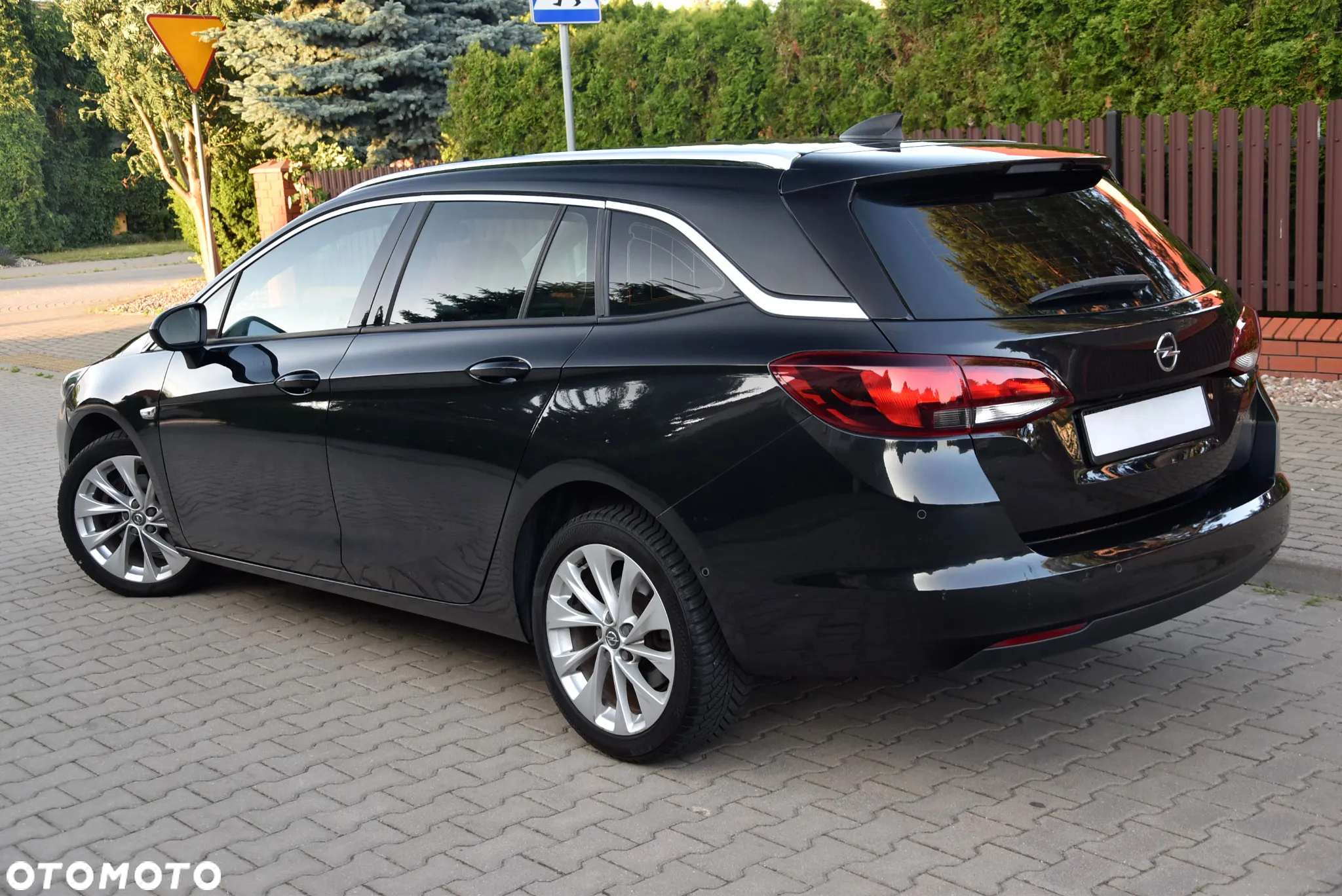 Opel Astra 1.6 CDTI DPF ecoFLEX Sports TourerStart/Stop Exklusiv - 2
