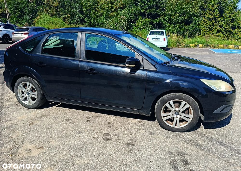 Ford Focus 1.6 Ambiente - 1