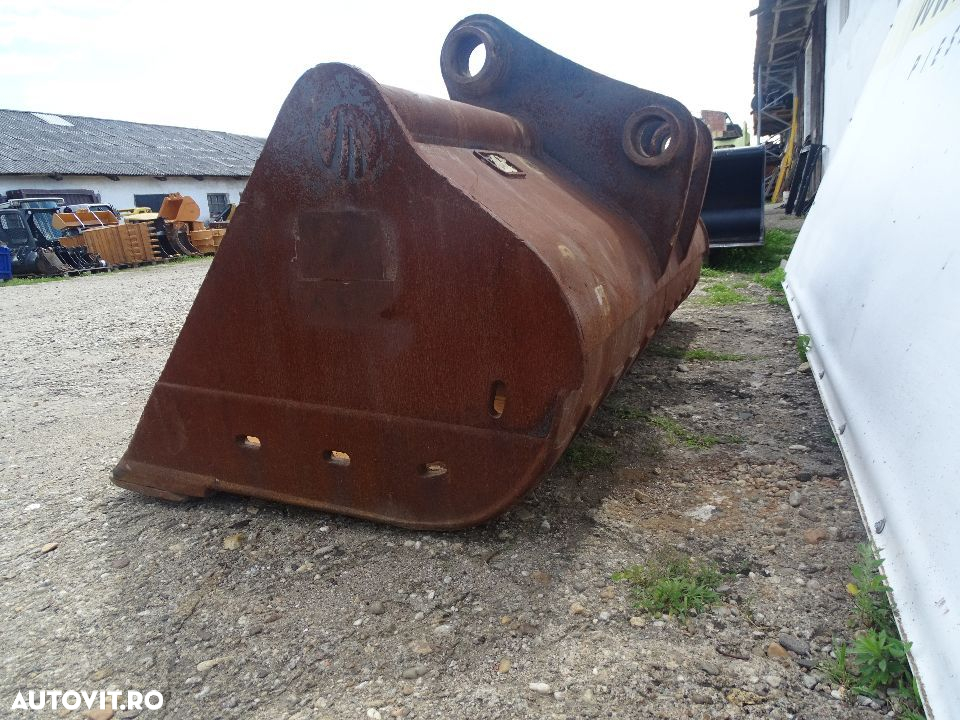 Cupa taluz de 2.40 m  pt. excavatoare de 24-28 tone - 7