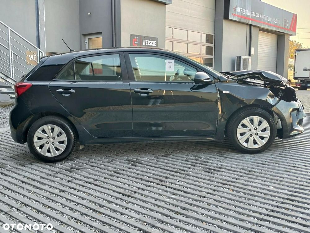 Kia Rio - 8