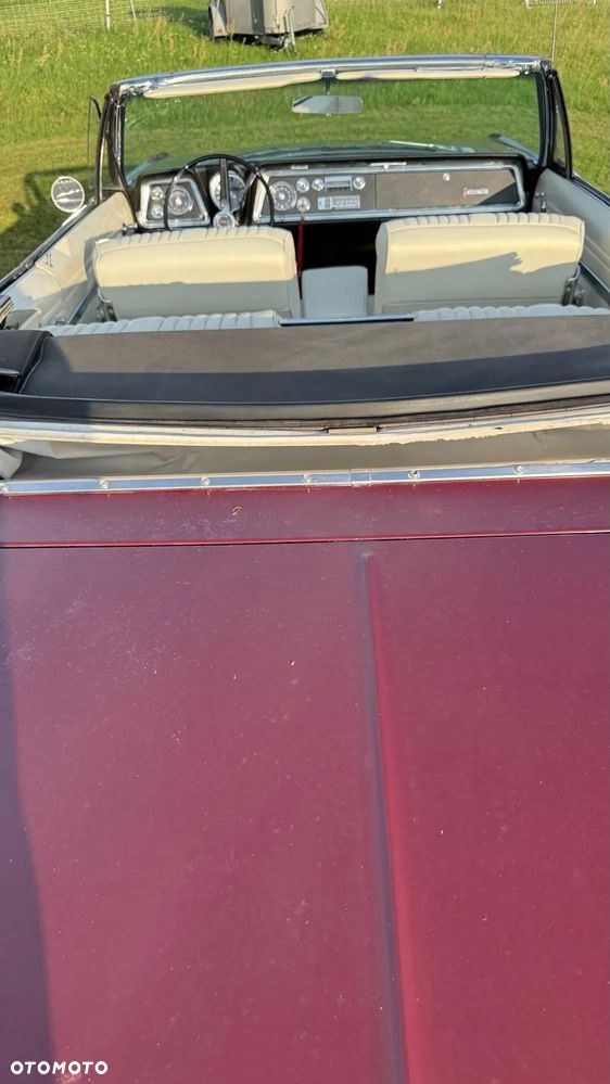 Oldsmobile Delta 88 - 25