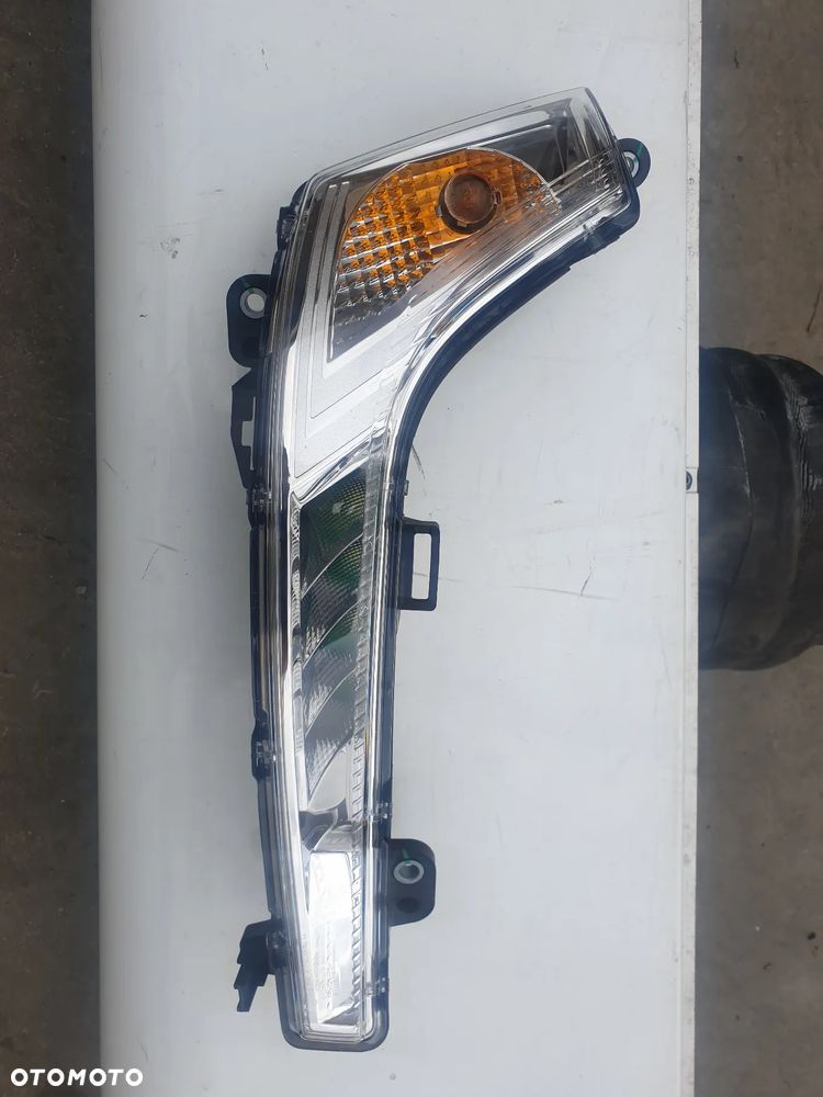 GAMA D LAMPA PRAWA KIERUNKOWSKAZU NOWA ORG. RENALUT GAMA D