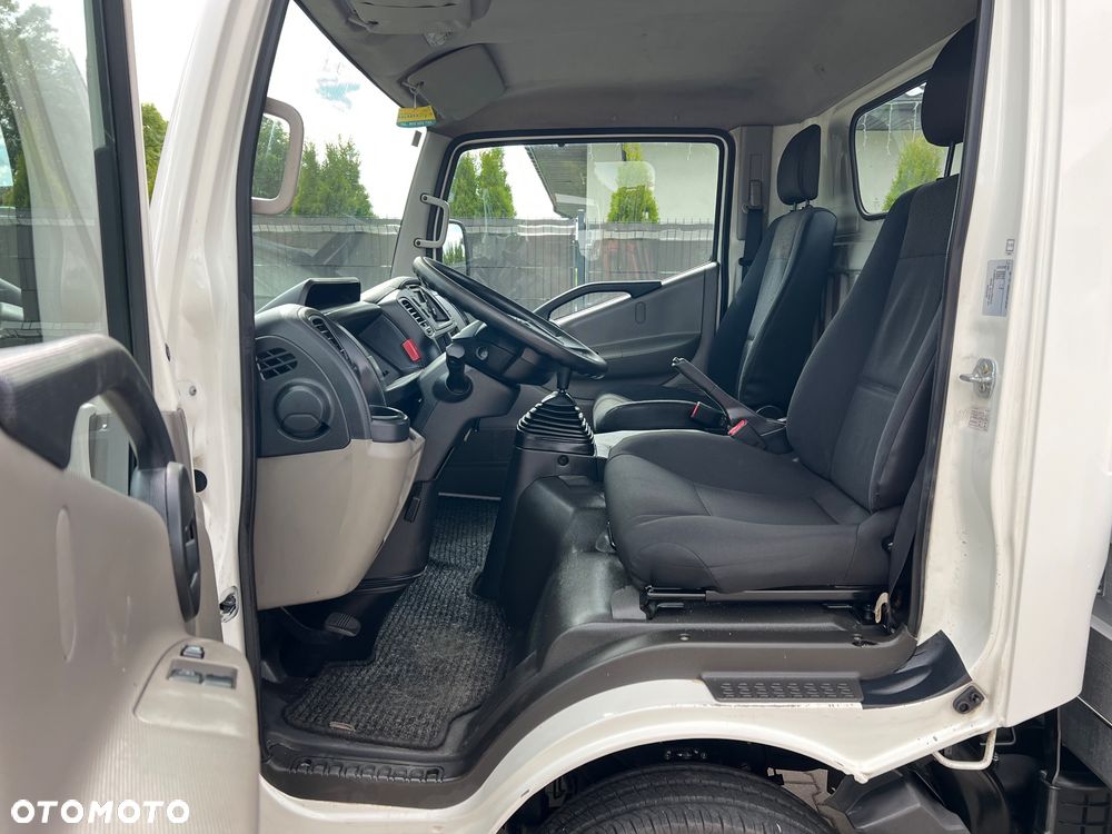 Nissan NT 400 CABSTAR - 37