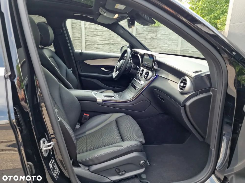 Mercedes-Benz GLC - 27