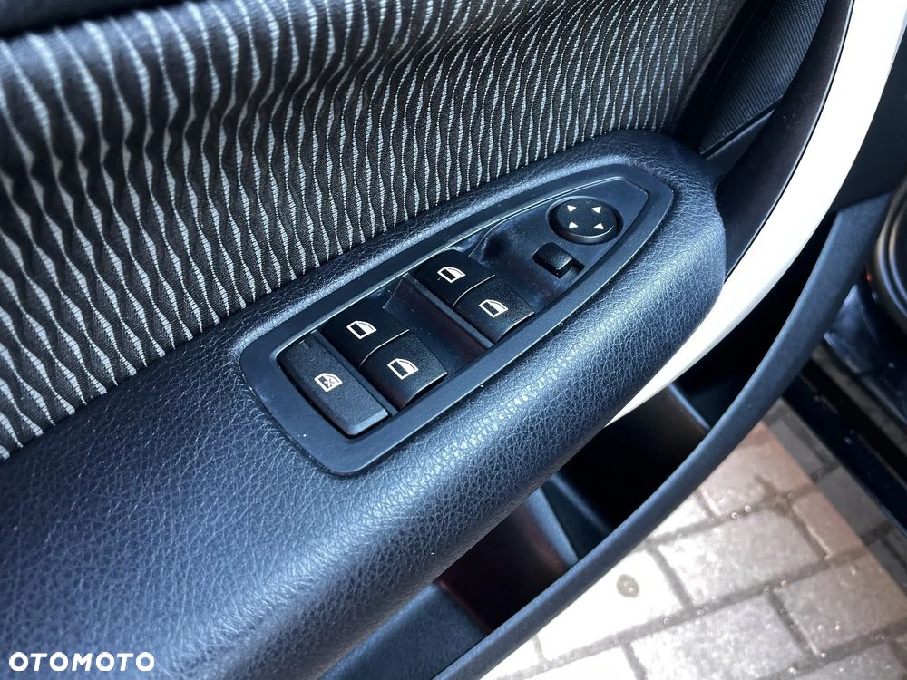 BMW Seria 1 - 24