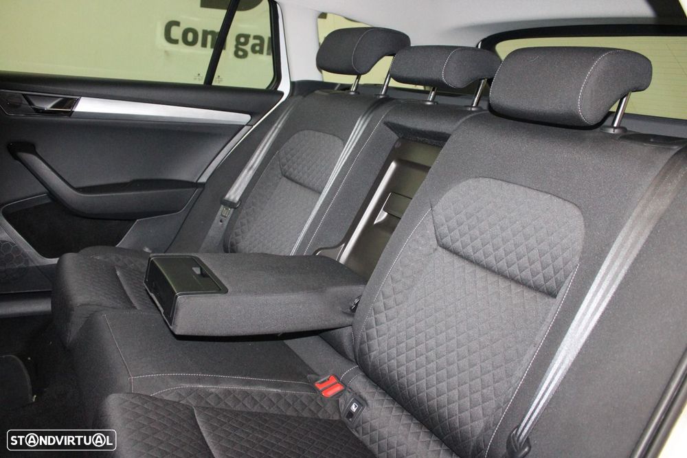 Skoda Superb Break 2.0 TDI Ambition DSG - 43